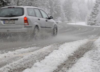 Основні помилки водіїв за кермом взимку