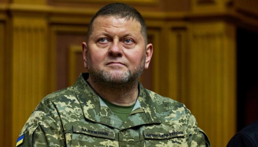 “Вчинок людини з велкої літери”: Під час похорону “Да-Вінчі”, Залужний підійшов до матері та дружини Героя і став на коліна (фото)