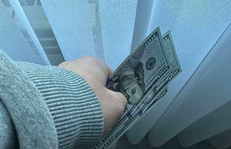 Подумаєш, взяли гроші з твого гаманця. Не збіднієш із-за кілька тисяч. Ти ж на роботі робиш, заробиш ще собі – заявила мені рідня чоловіка
